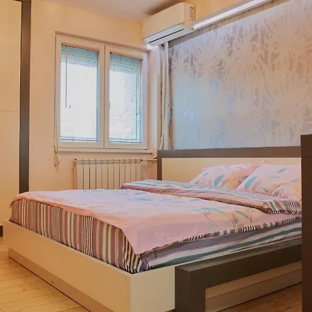 Diamond Butterfly Apartamento Skopie